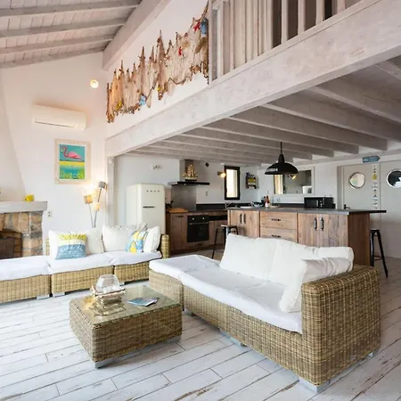 Exceptionelle Les Pieds Dans L'eau *