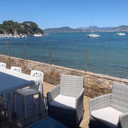 Exceptionelle Les Pieds Dans L'eau Hyeres
