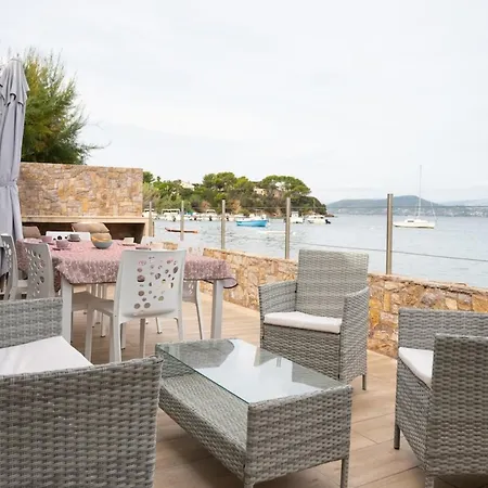 Exceptionelle Les Pieds Dans L'eau